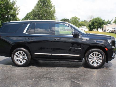 Used 2023 GMC Yukon Denali AWD/4WD image 3