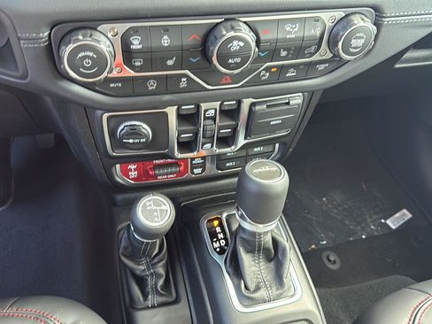 New 2026 Jeep Gladiator Rubicon w/ Safety Group image 20