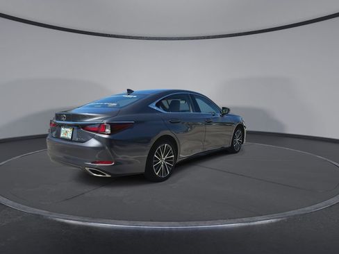 Used 2025 Lexus ES 350 w/ Premium Package image 8