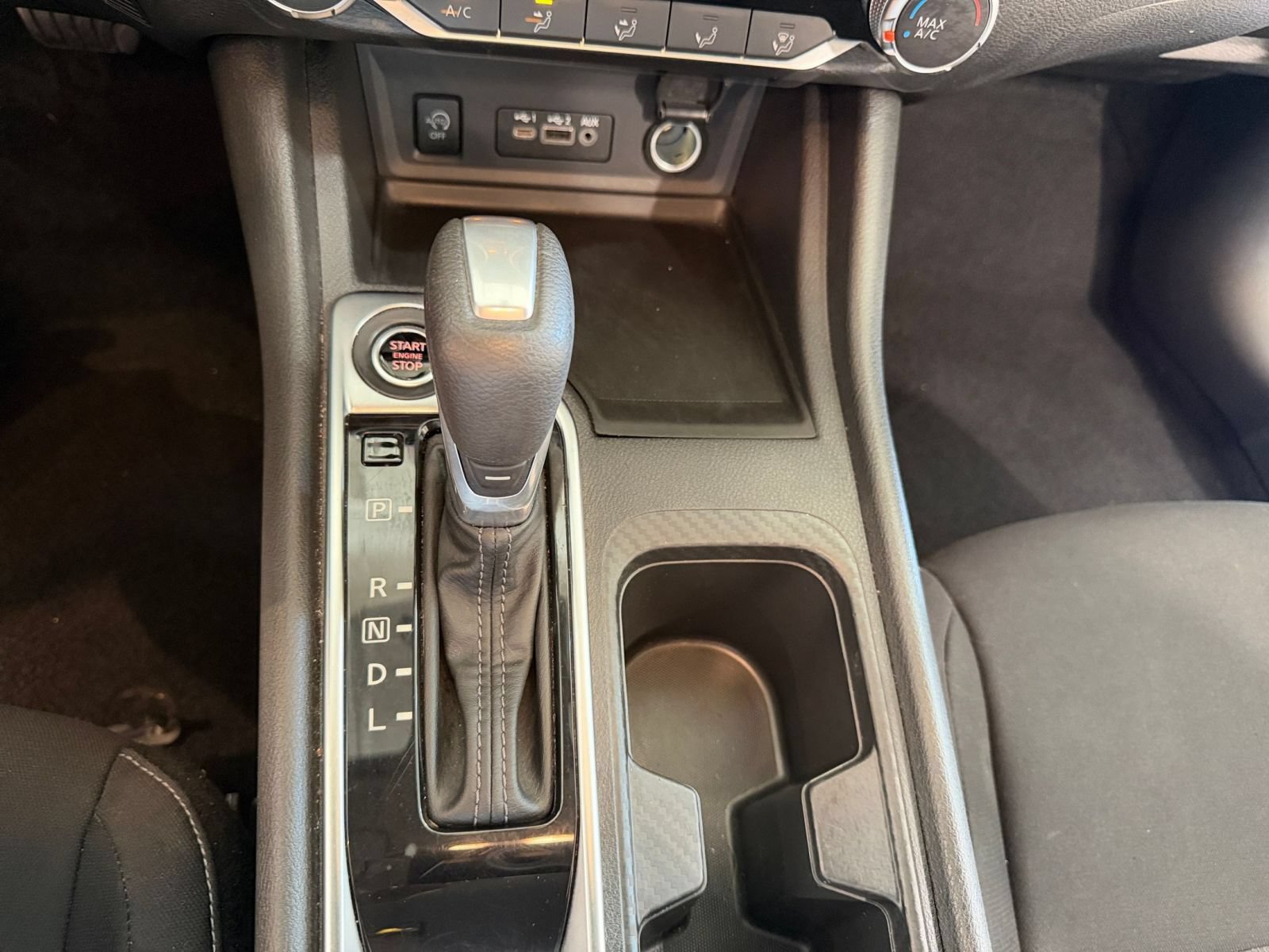 Used 2025 Nissan Sentra SV FWD image 39