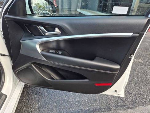 Used 2026 Genesis G70 2.5T image 24