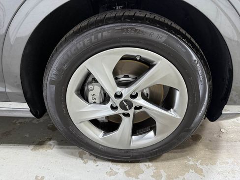 Used 2026 Genesis GV70 2.5T Advanced image 6