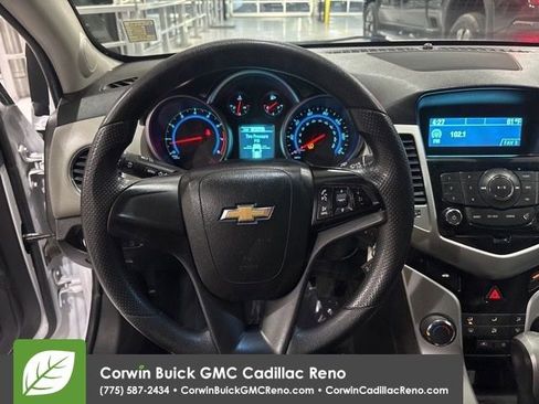 Used 2016 Chevrolet Cruze LS FWD image 15