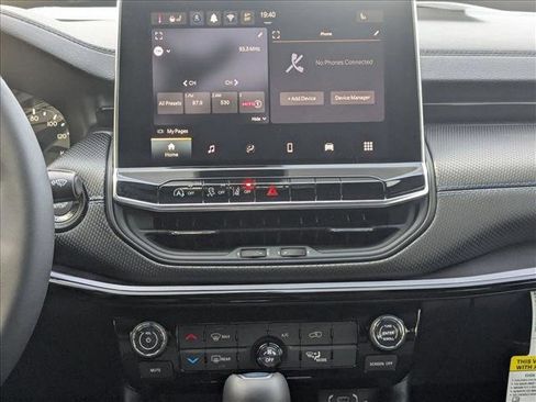 New 2026 Jeep Compass Latitude image 13