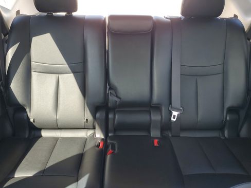 Used 2017 Nissan Rogue SL image 29