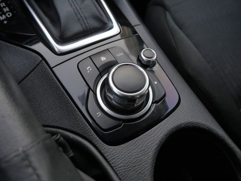 Used 2015 MAZDA MAZDA3 i Sport image 31