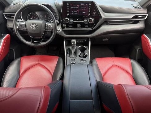 Used 2021 Toyota Highlander XSE AWD/4WD image 12
