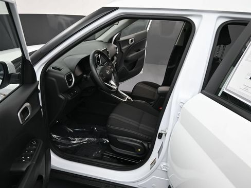 Certified 2026 Hyundai Venue SEL FWD image 12