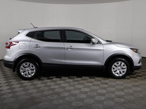 Used 2020 Nissan Rogue Sport S image 15