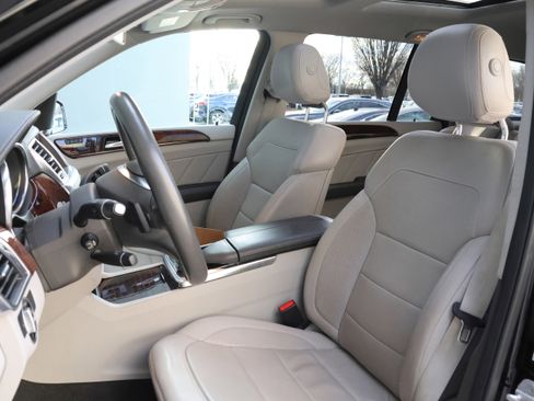 Used 2016 Mercedes-Benz GL 450 4MATIC image 33