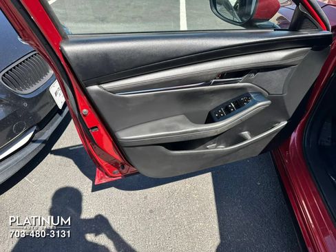 Used 2019 MAZDA MAZDA3 Sedan FWD image 15