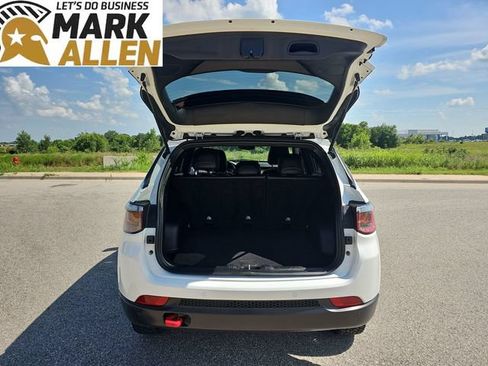Used 2025 Jeep Compass Trailhawk AWD/4WD image 25