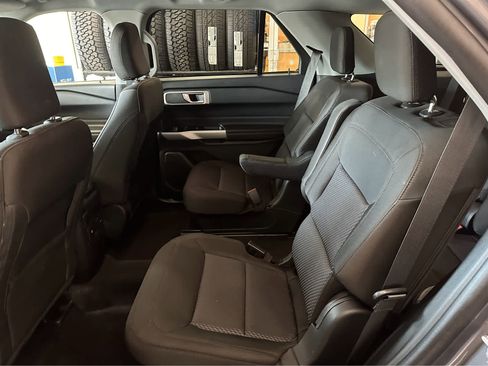 Used 2023 Ford Explorer XLT image 33