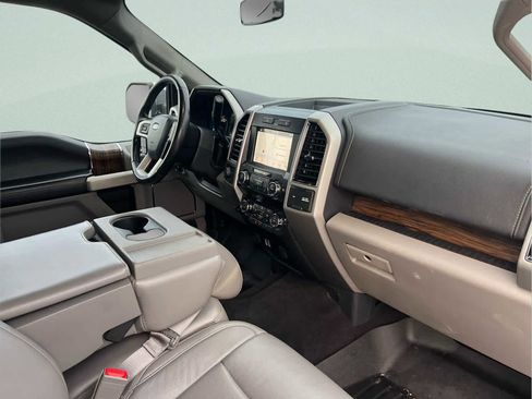 Used 2019 Ford F150 Lariat image 15