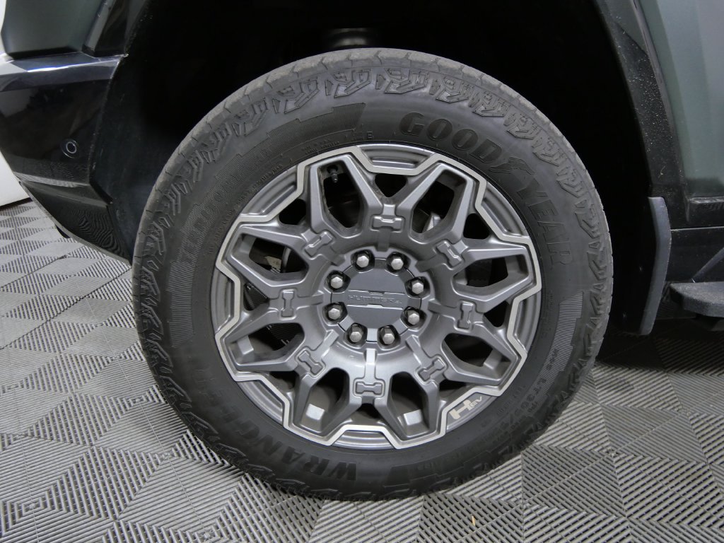 Used 2024 GMC Hummer EV 3X AWD/4WD image 11