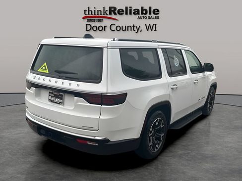 Used 2024 Jeep Wagoneer Series III AWD/4WD image 5