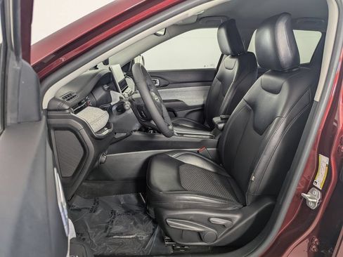 Used 2022 Jeep Compass Latitude FWD image 13