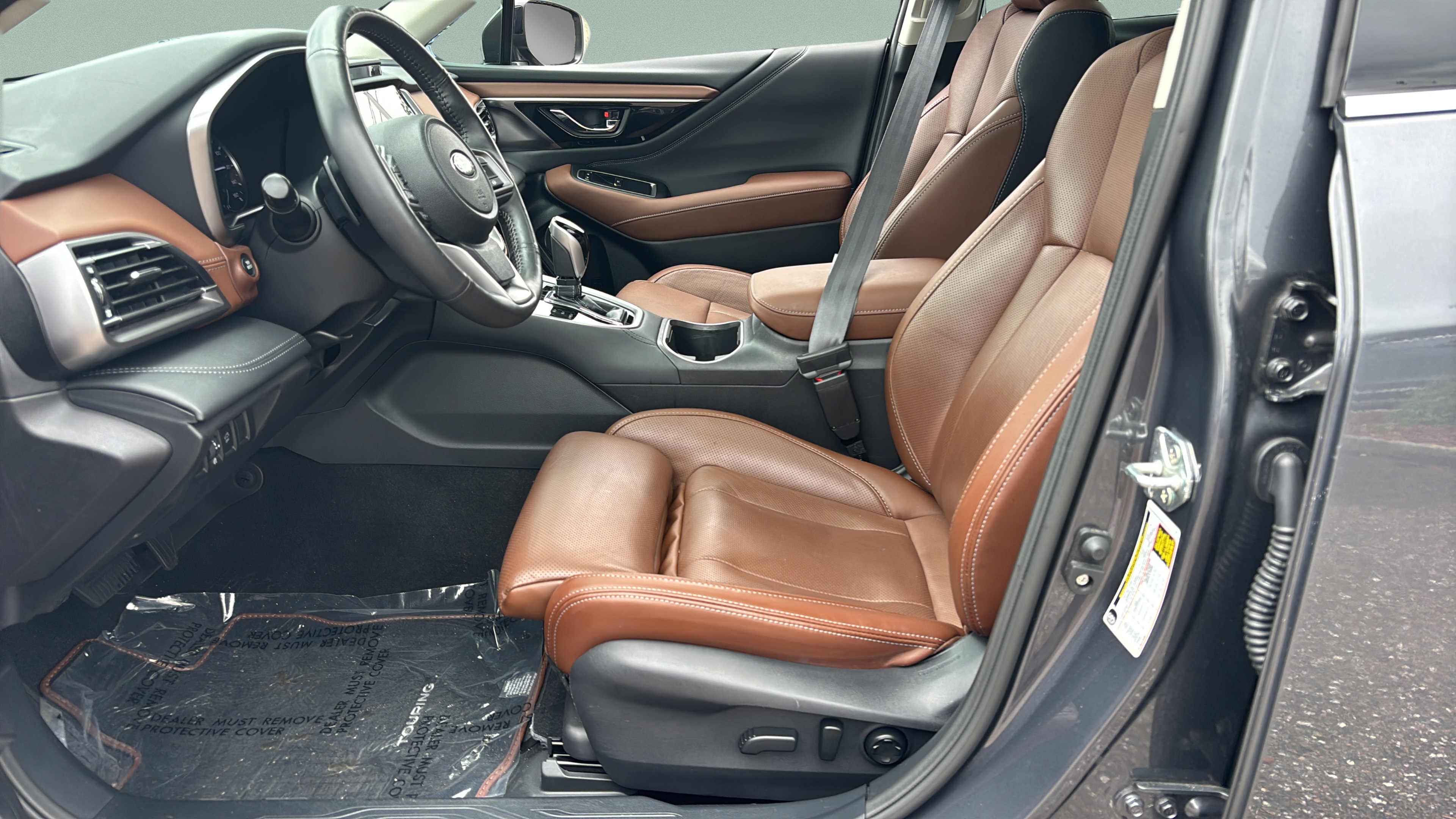 Used 2023 Subaru Outback Touring AWD/4WD image 7