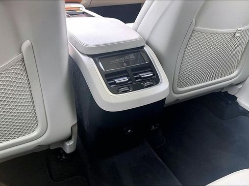 Used 2022 Volvo XC90 T6 Momentum w/ Protection Package Premier AWD/4WD image 33
