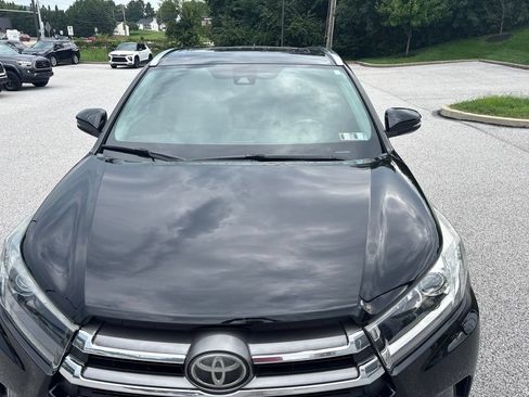 Used 2019 Toyota Highlander Limited AWD/4WD image 9