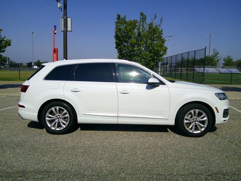 Used 2018 Audi Q7 3.0T Premium Plus w/ Premium Plus Package AWD/4WD image 9