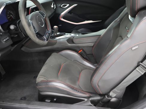 Used 2021 Chevrolet Camaro ZL1 RWD image 8