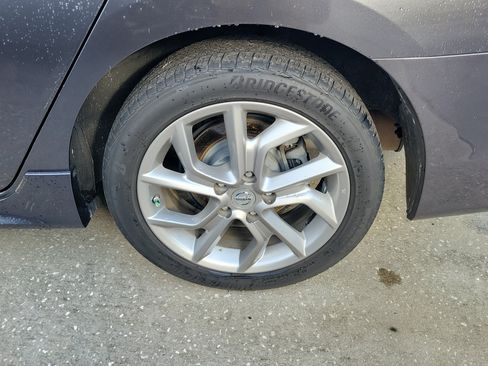 Used 2015 Nissan Sentra SR FWD image 5