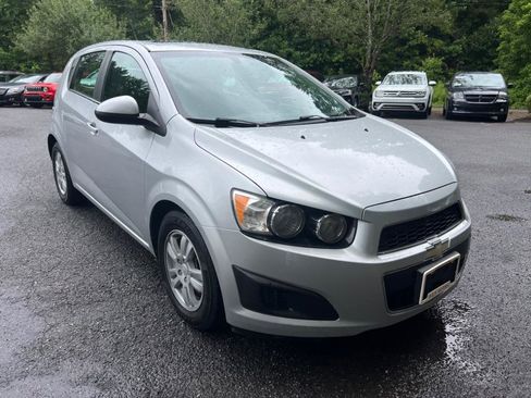 Used 2014 Chevrolet Sonic LT w/ Fun and Sun Package image 7