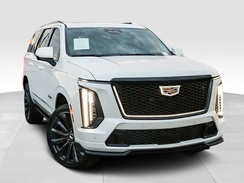 Used 2025 Cadillac Escalade V AWD/4WD image 2