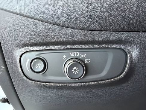 Used 2024 Chevrolet Equinox RS FWD image 19