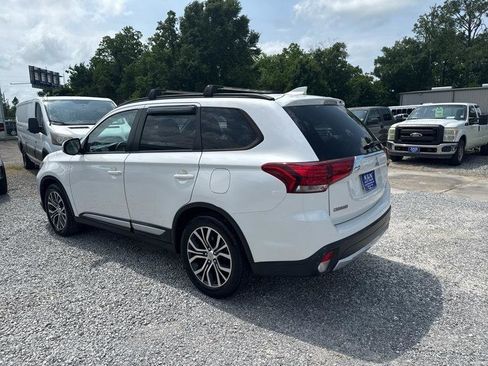 Used 2018 Mitsubishi Outlander SEL FWD image 2