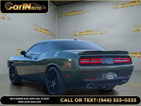 Used 2020 Dodge Challenger SXT RWD image 7