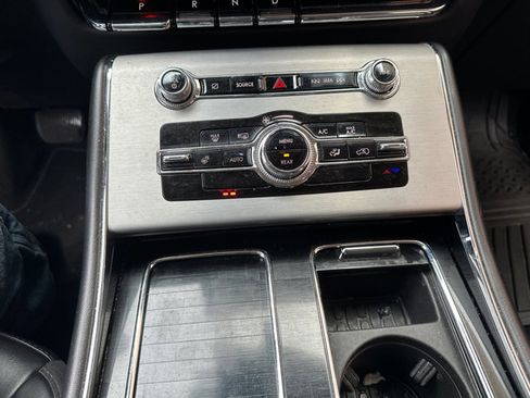 Used 2023 Lincoln Aviator AWD image 23