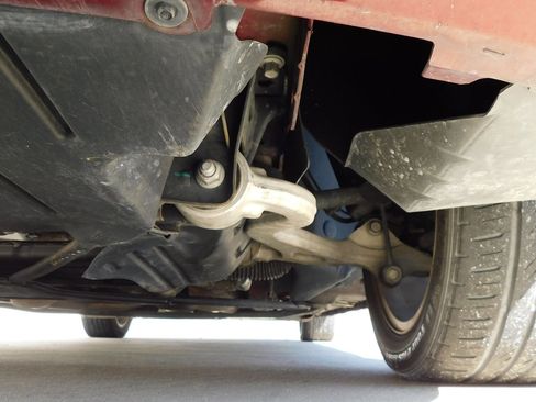 Used 2004 Ford Thunderbird image 40