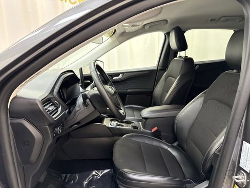Used 2025 Ford Escape SE FWD image 12