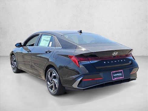 New 2026 Hyundai Elantra Limited FWD image 9