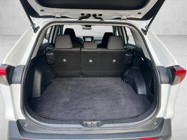 Used 2022 Toyota RAV4 LE FWD image 5