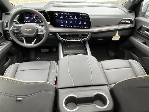 New 2025 Chevrolet Suburban Premier AWD/4WD image 64