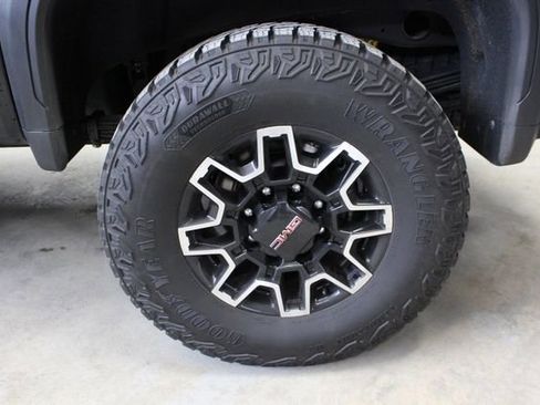 Used 2025 GMC Sierra 2500 AT4X AWD/4WD image 47