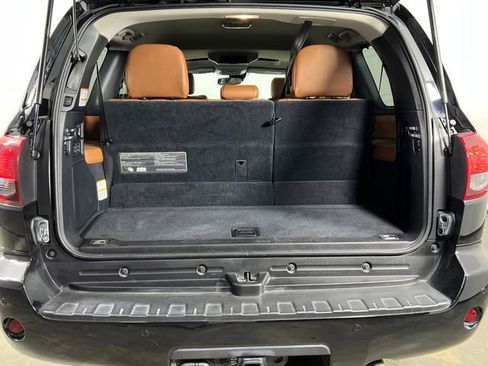 Used 2021 Toyota Sequoia Platinum image 18