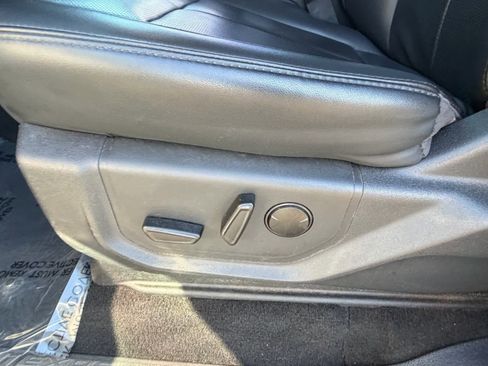 Used 2024 Ford Expedition Max XLT image 23