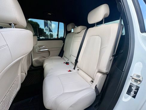 Used 2025 Mercedes-Benz GLB 250 image 14