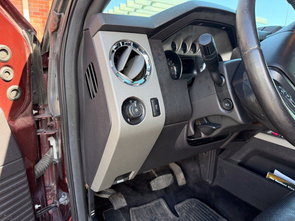 Used 2016 Ford F250 Lariat w/ Lariat Interior Package AWD/4WD image 10