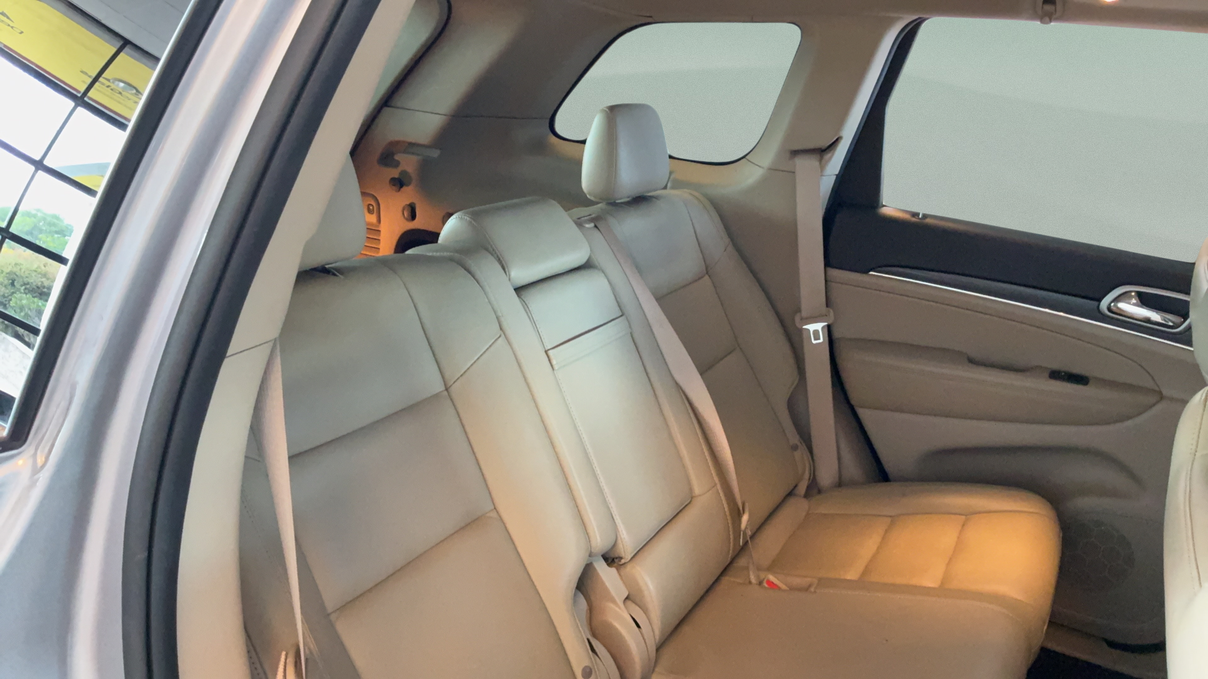 Used 2020 Jeep Grand Cherokee Limited RWD image 35