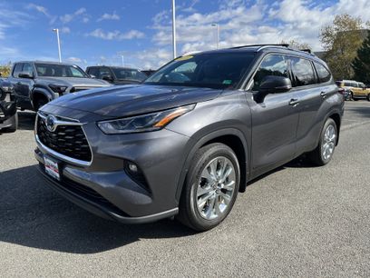 Used 2023 Toyota Highlander Limited