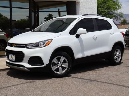 Used 2021 Chevrolet Trax LT AWD/4WD image 2