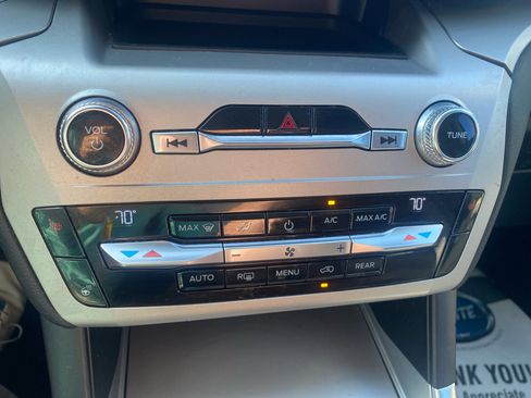 Used 2021 Ford Explorer XLT w/ Equipment Group 202A image 19