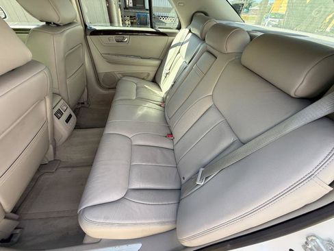 Used 2011 Cadillac DTS Luxury image 12