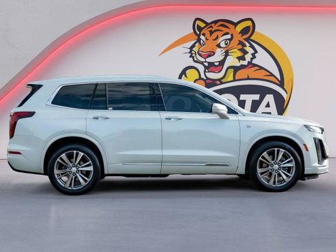 Used 2023 Cadillac XT6 Premium Luxury FWD image 4
