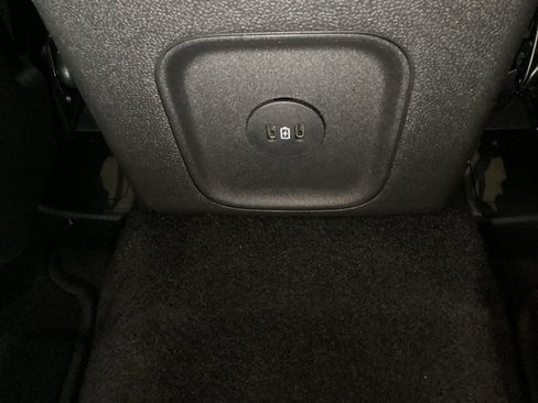Used 2025 Ford Escape Active AWD/4WD image 17
